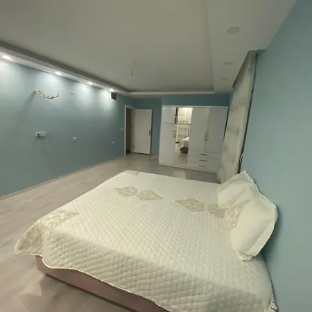 Venus Hotel *